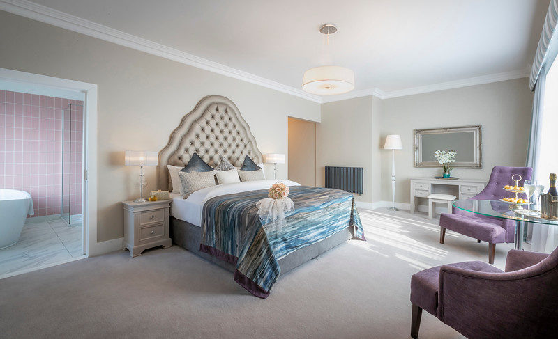 Shoreline Hotel Suite