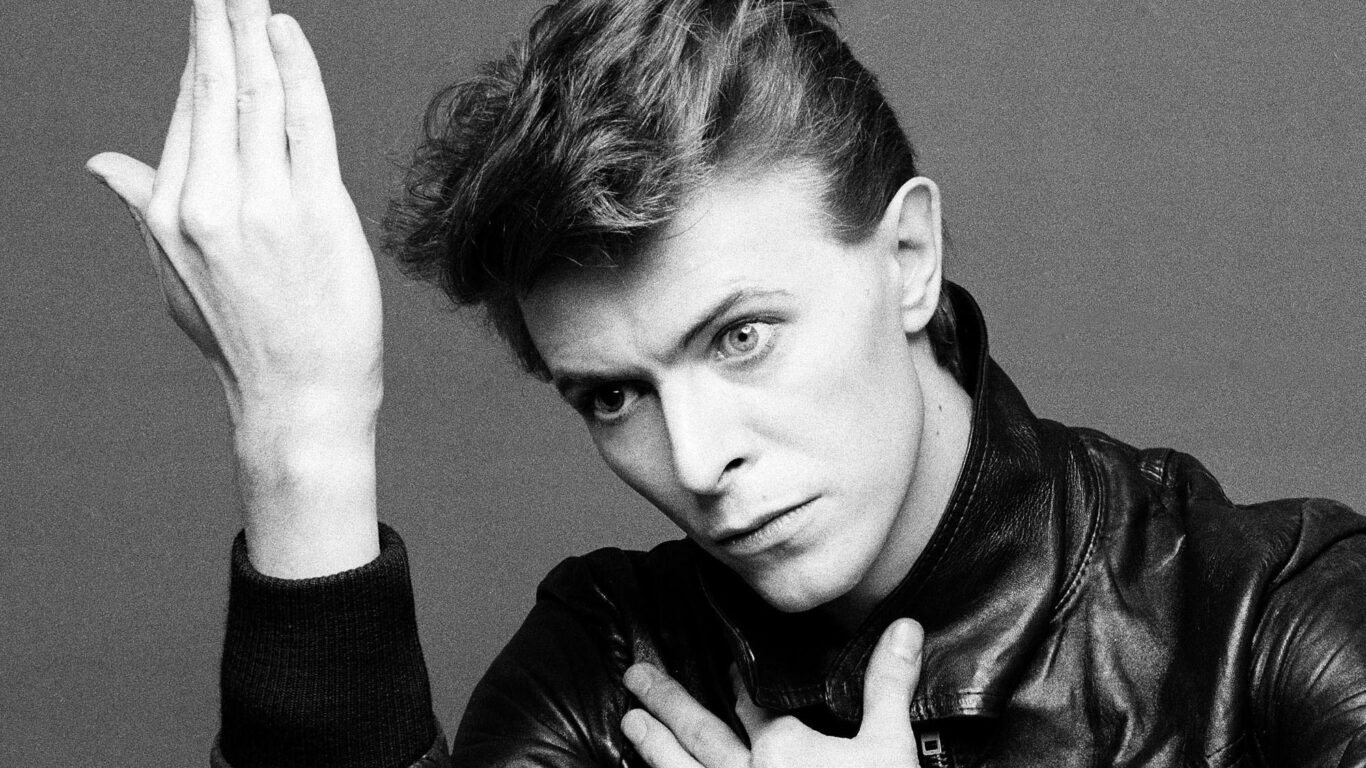 david_bowie_legend_heroes_ziggy_stardust_hd-wallpaper-1639383